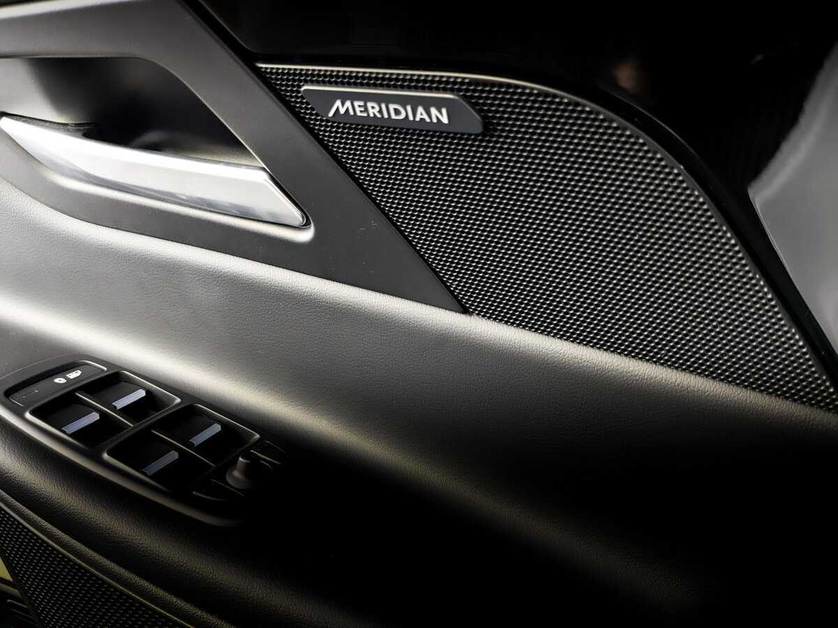 Jaguar XE с пробегом — 2017 год. Фото: #27