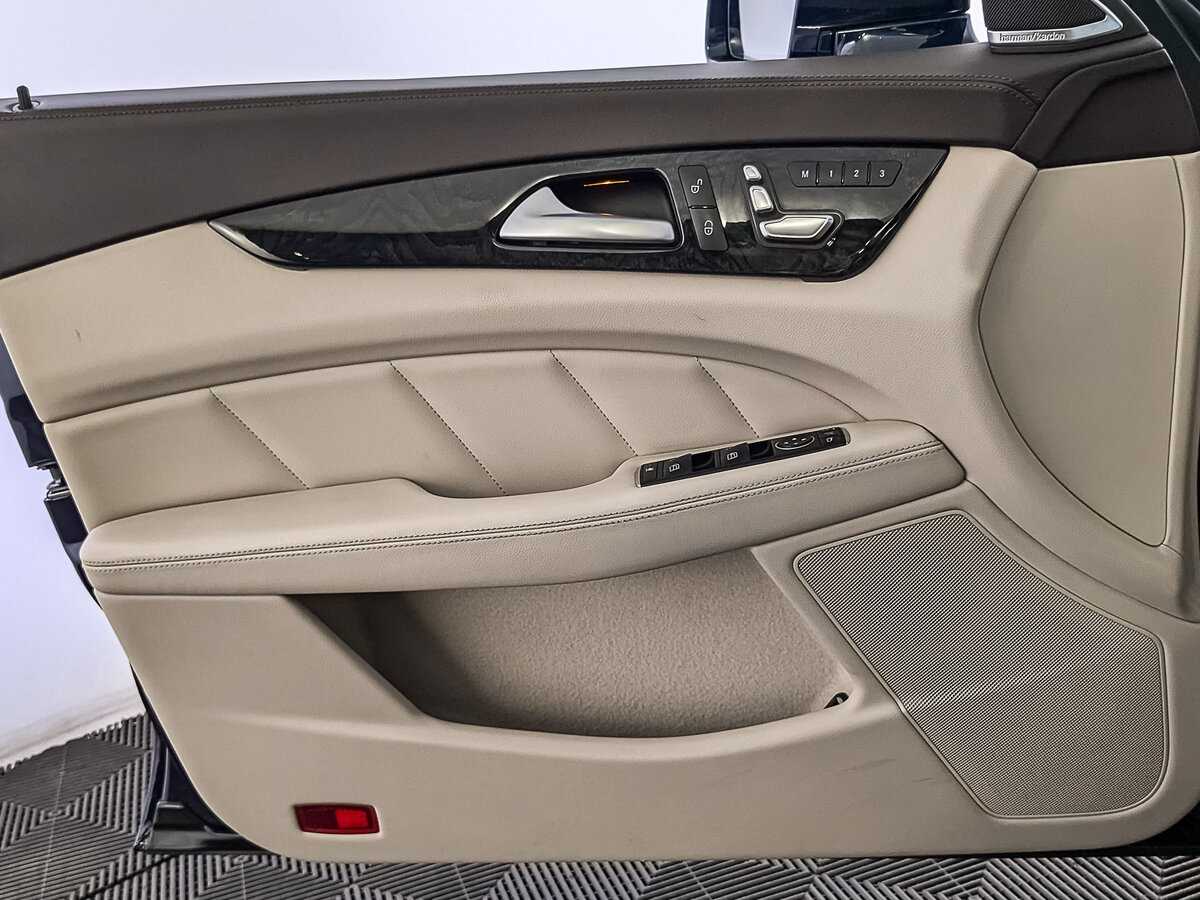 Mercedes-Benz CLS с пробегом — 2015 год. Фото: #18