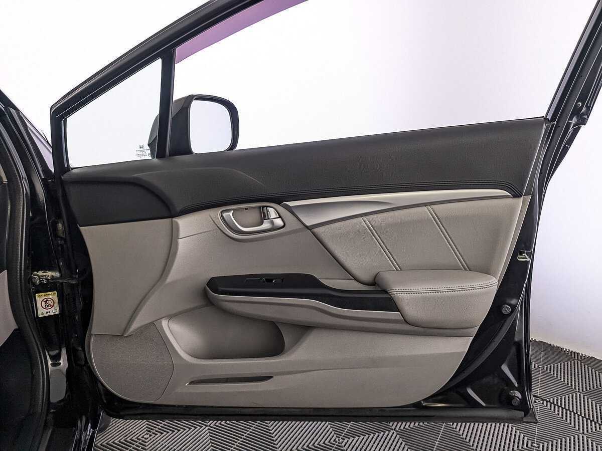 Honda Civic с пробегом — 2013 год. Фото: #23