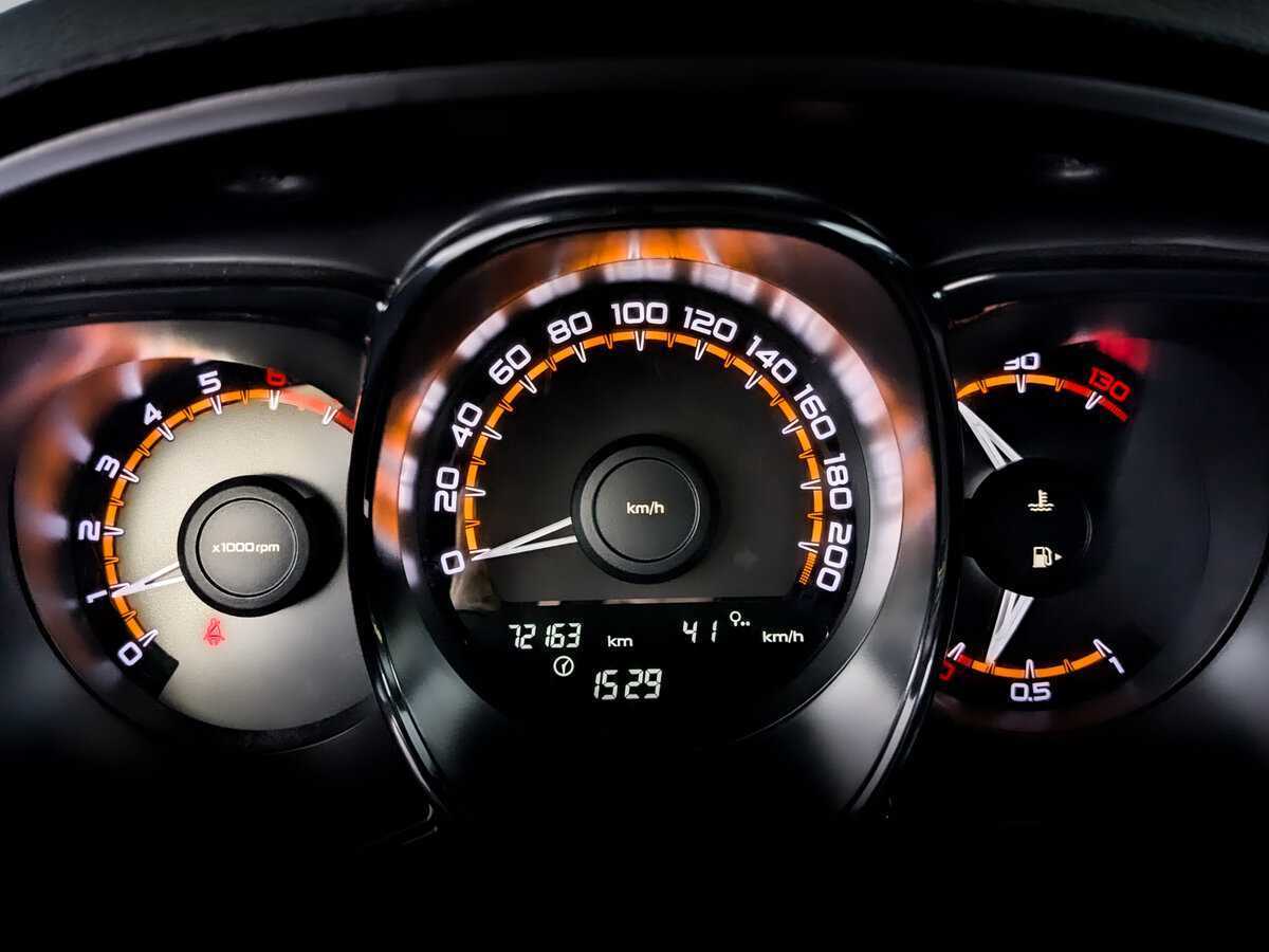 Lada (ВАЗ) Vesta с пробегом — 2019 год. Фото: #12