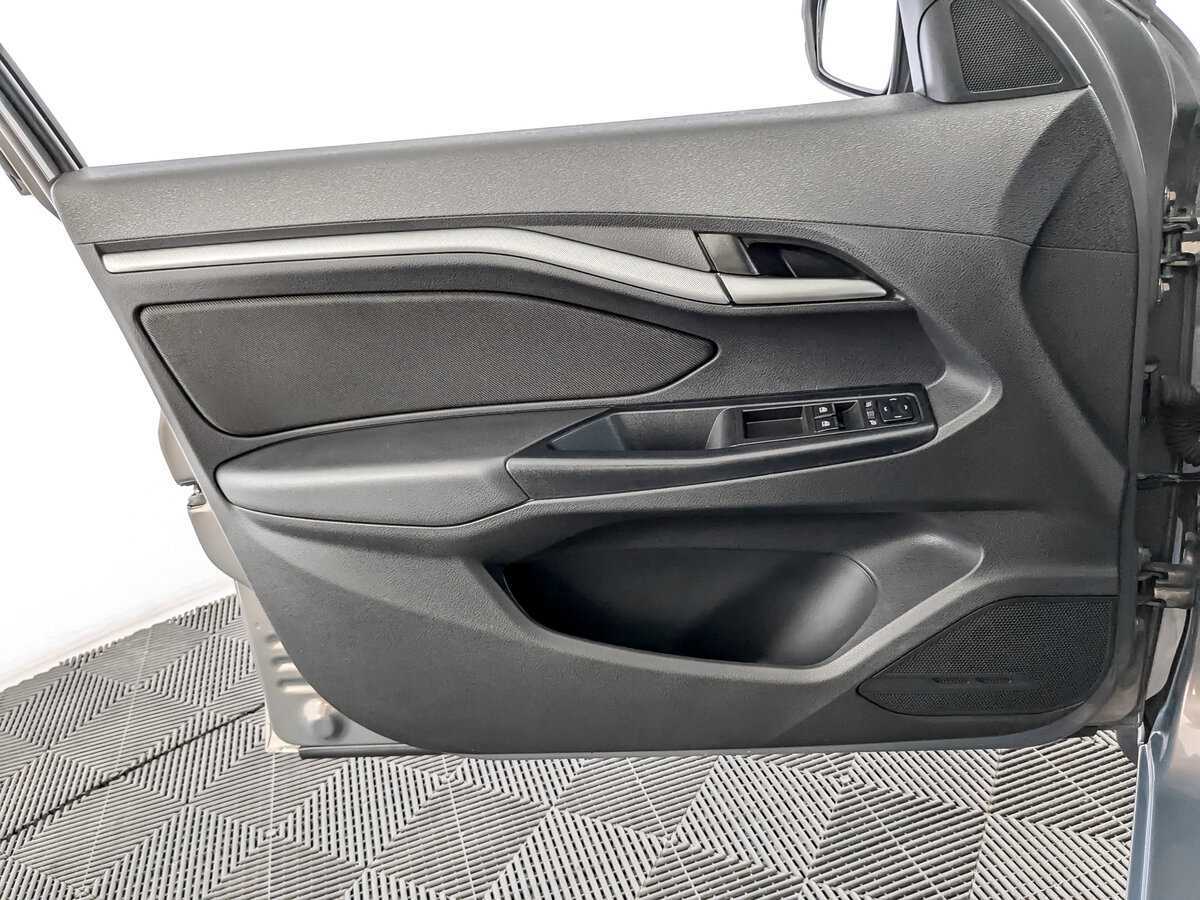 Lada (ВАЗ) Vesta с пробегом — 2019 год. Фото: #18