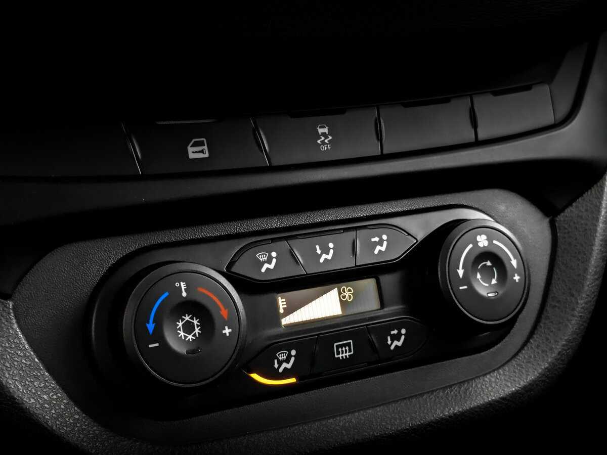 Lada (ВАЗ) Vesta с пробегом — 2019 год. Фото: #24