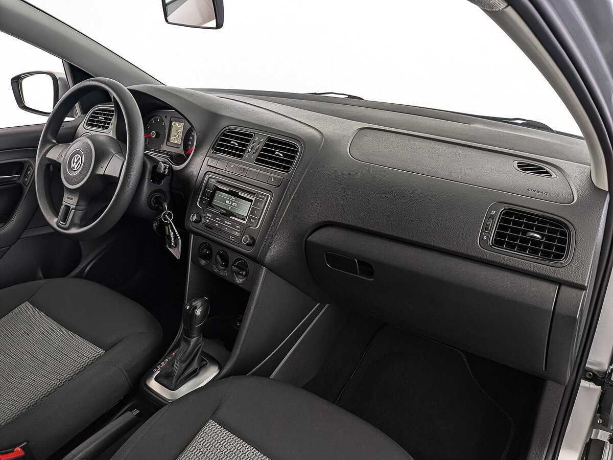 Volkswagen Polo с пробегом — 2015 год. Фото: #12
