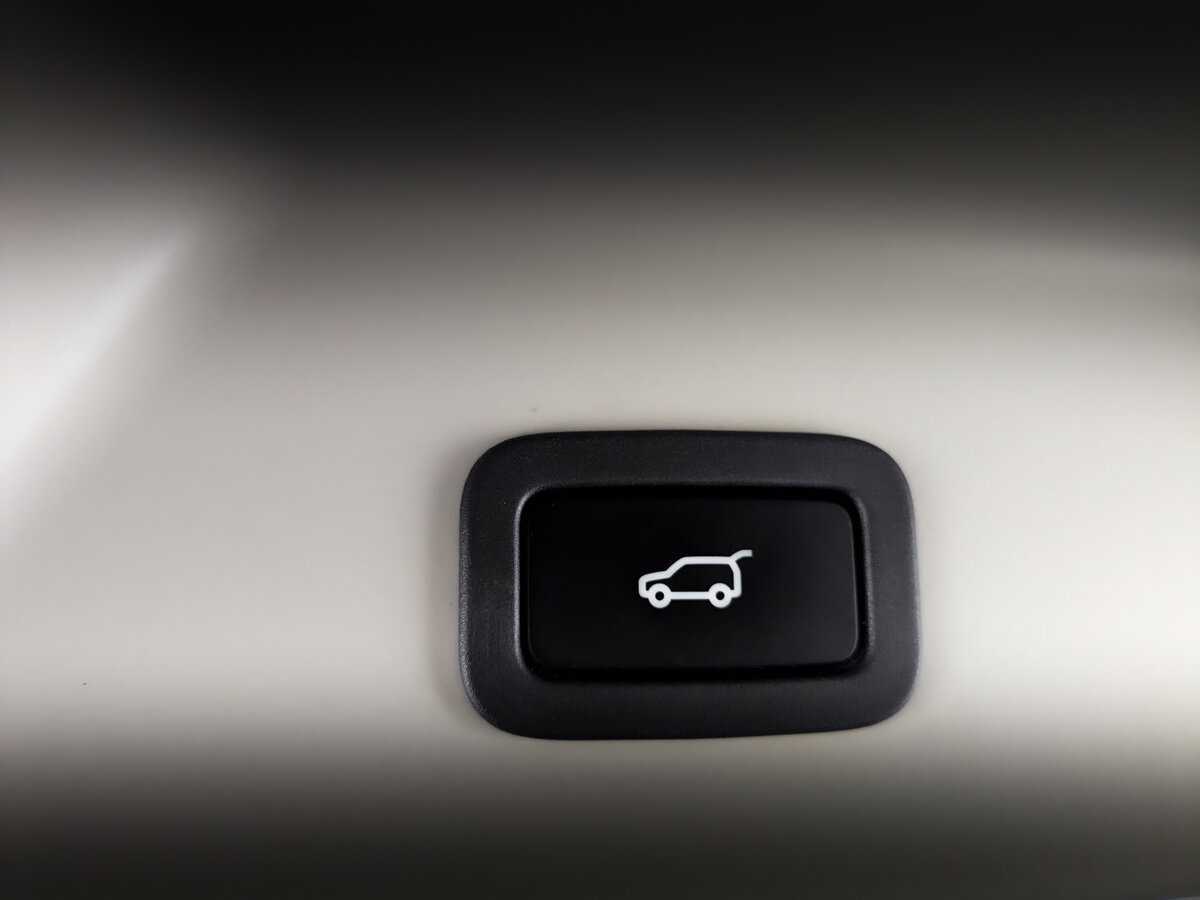 Land Rover Range Rover с пробегом — 2017 год. Фото: #24