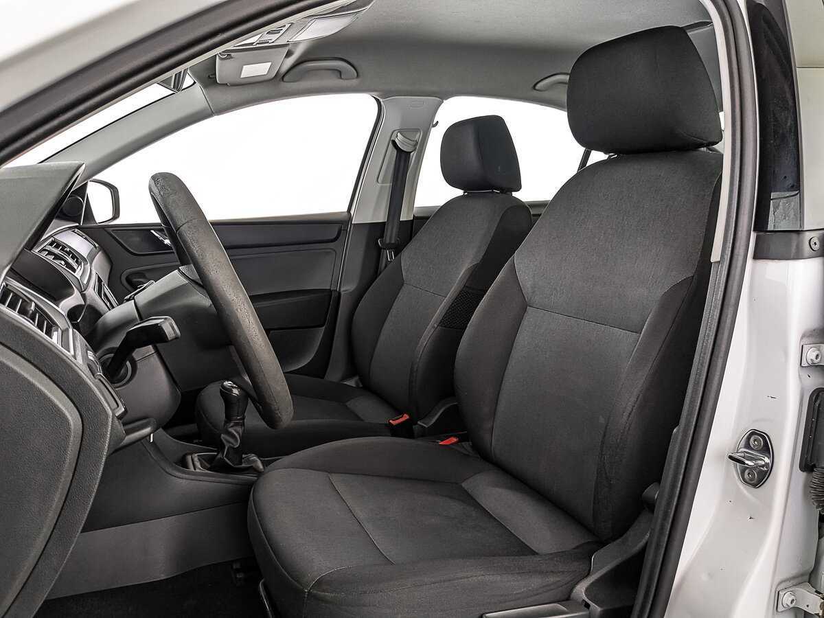 Skoda Rapid с пробегом — 2017 год. Фото: #18