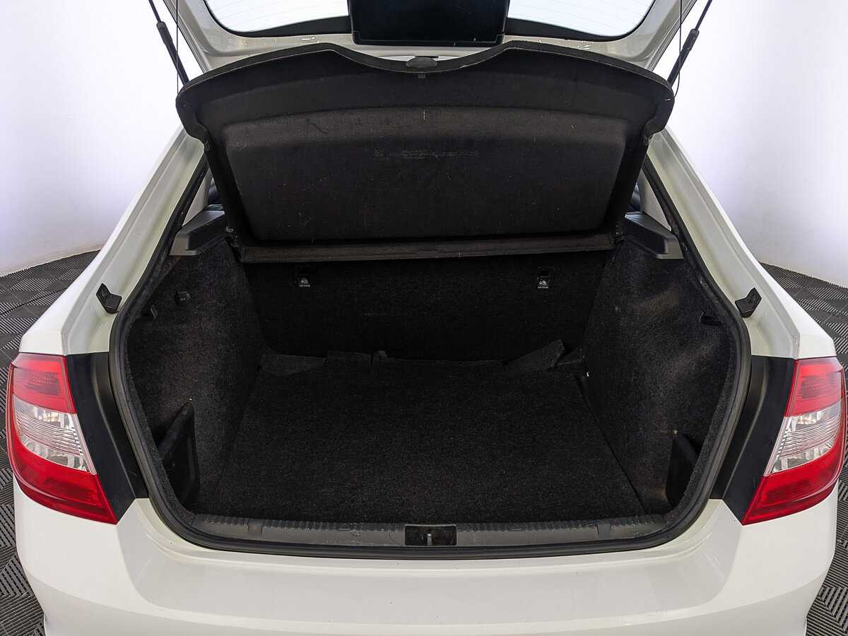 Skoda Rapid с пробегом — 2017 год. Фото: #9