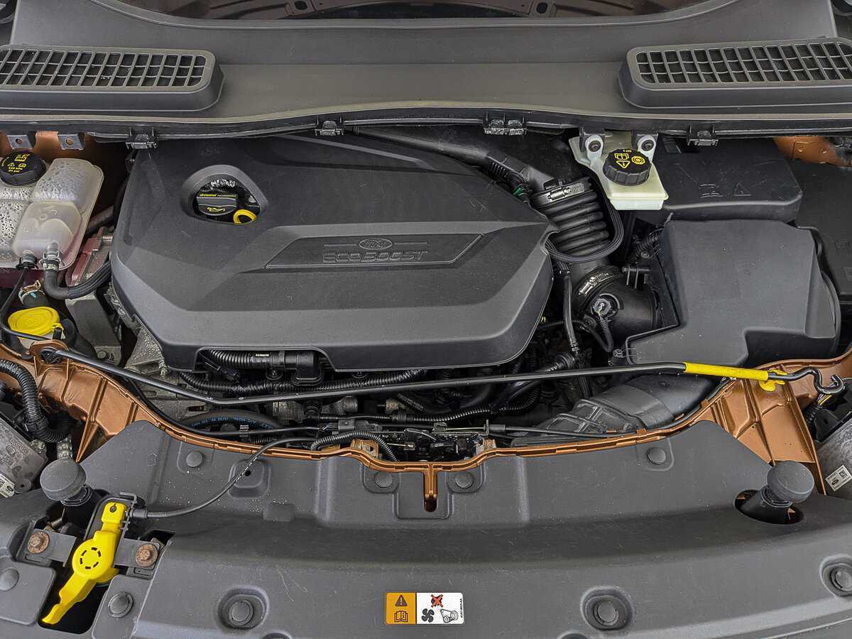 Ford Kuga с пробегом — 2014 год. Фото: #8