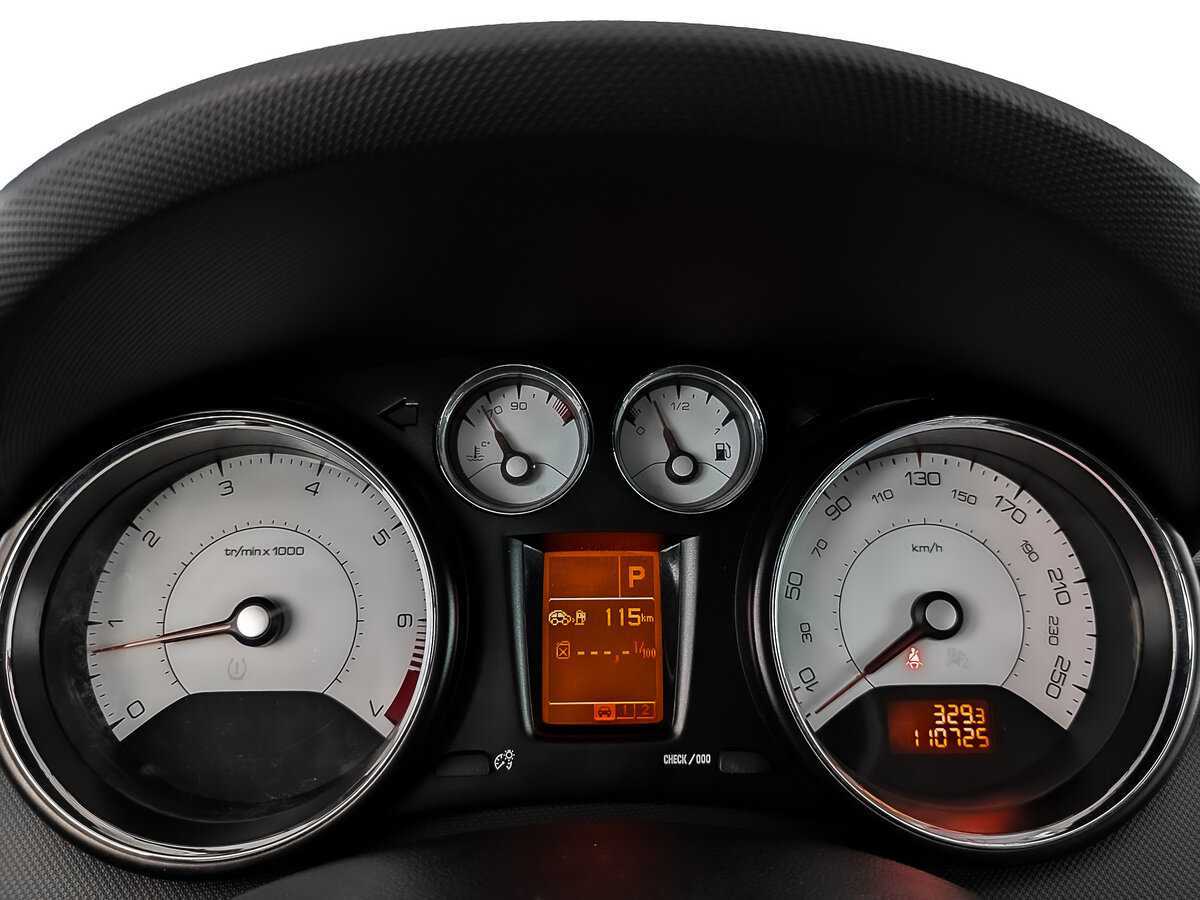 Peugeot 408 с пробегом — 2016 год. Фото: #13