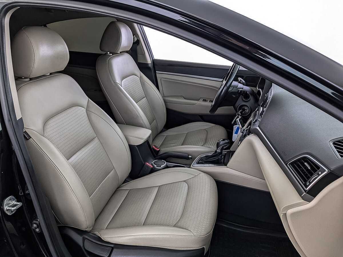 Hyundai Elantra с пробегом — 2017 год. Фото: #23