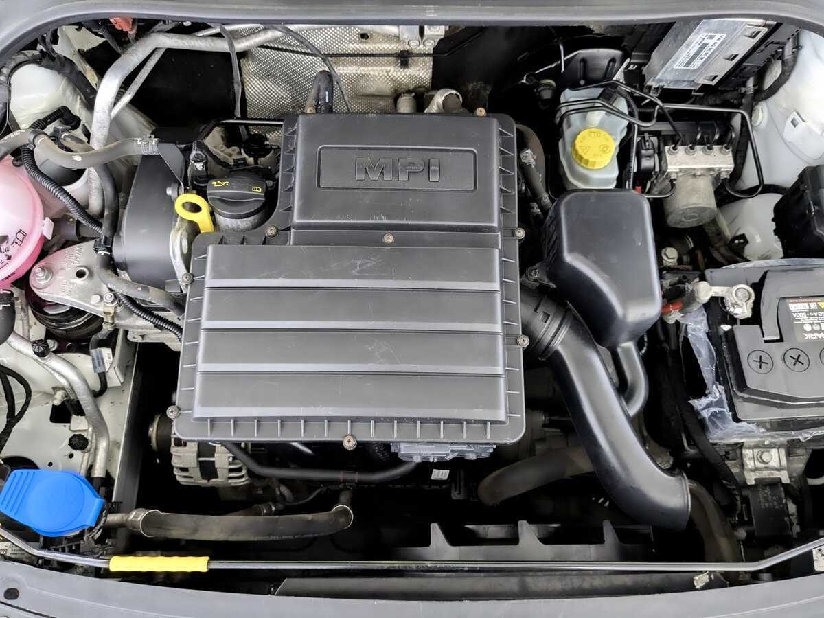 Skoda Rapid с пробегом — 2017 год. Фото: #8