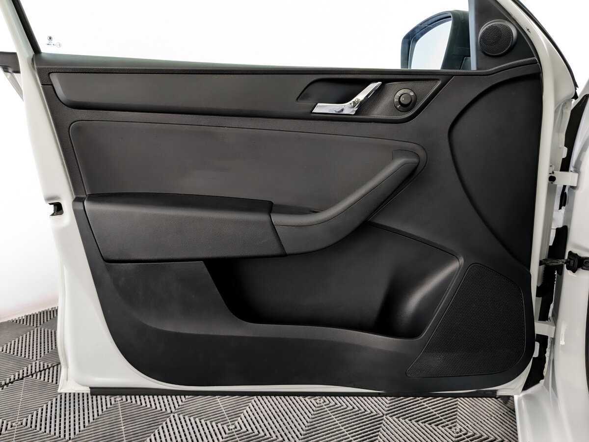 Skoda Rapid с пробегом — 2017 год. Фото: #18