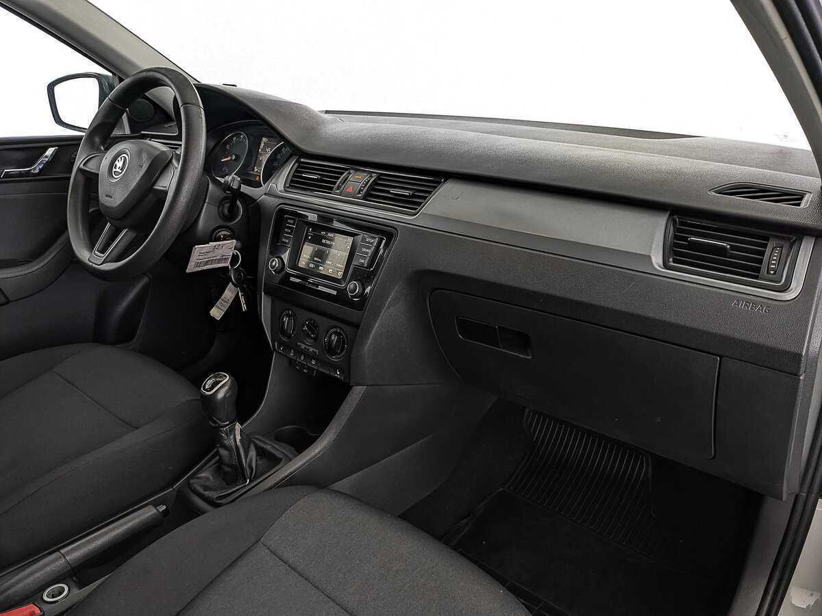 Skoda Rapid с пробегом — 2017 год. Фото: #12