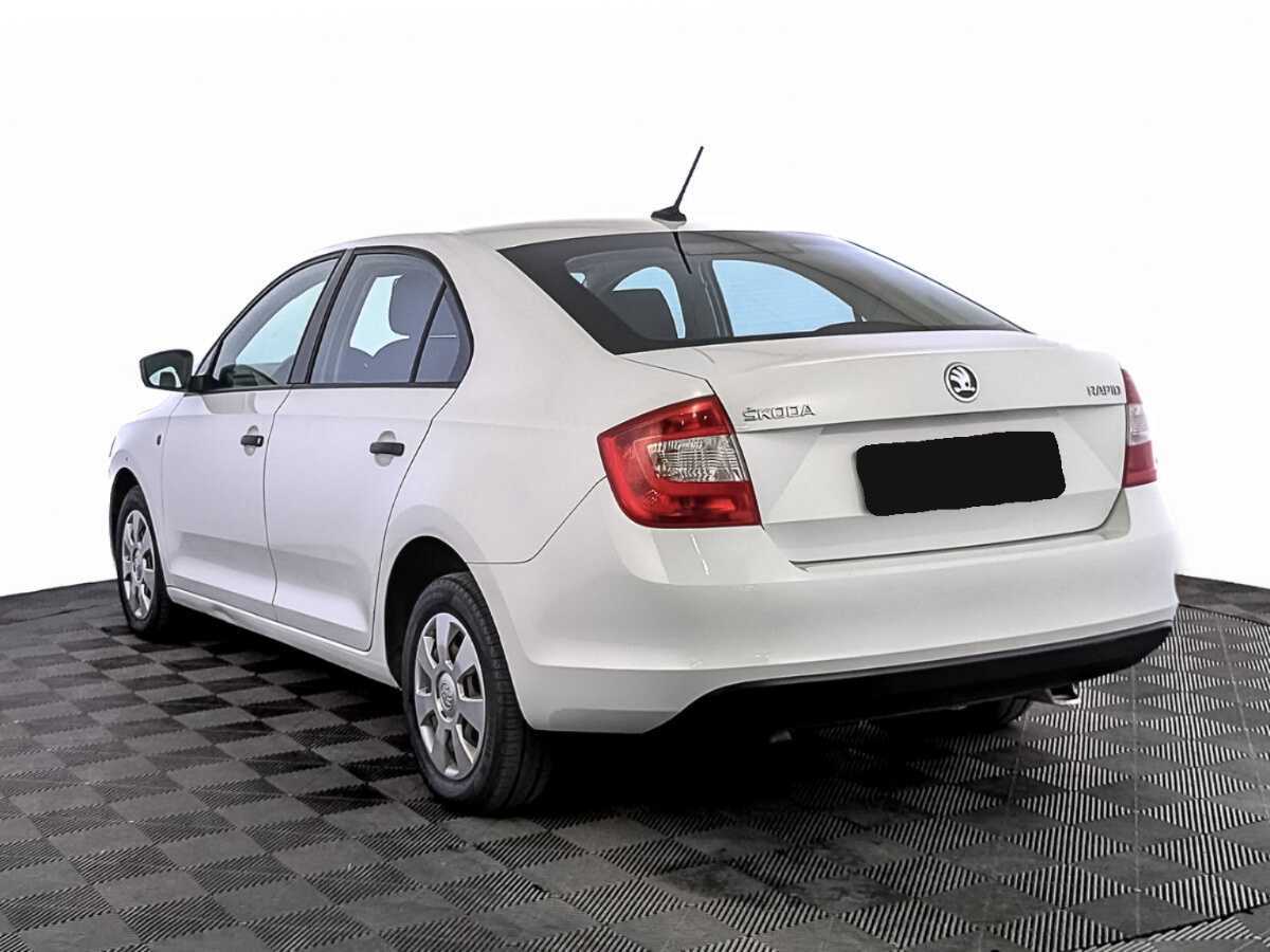 Skoda Rapid с пробегом — 2017 год. Фото: #6