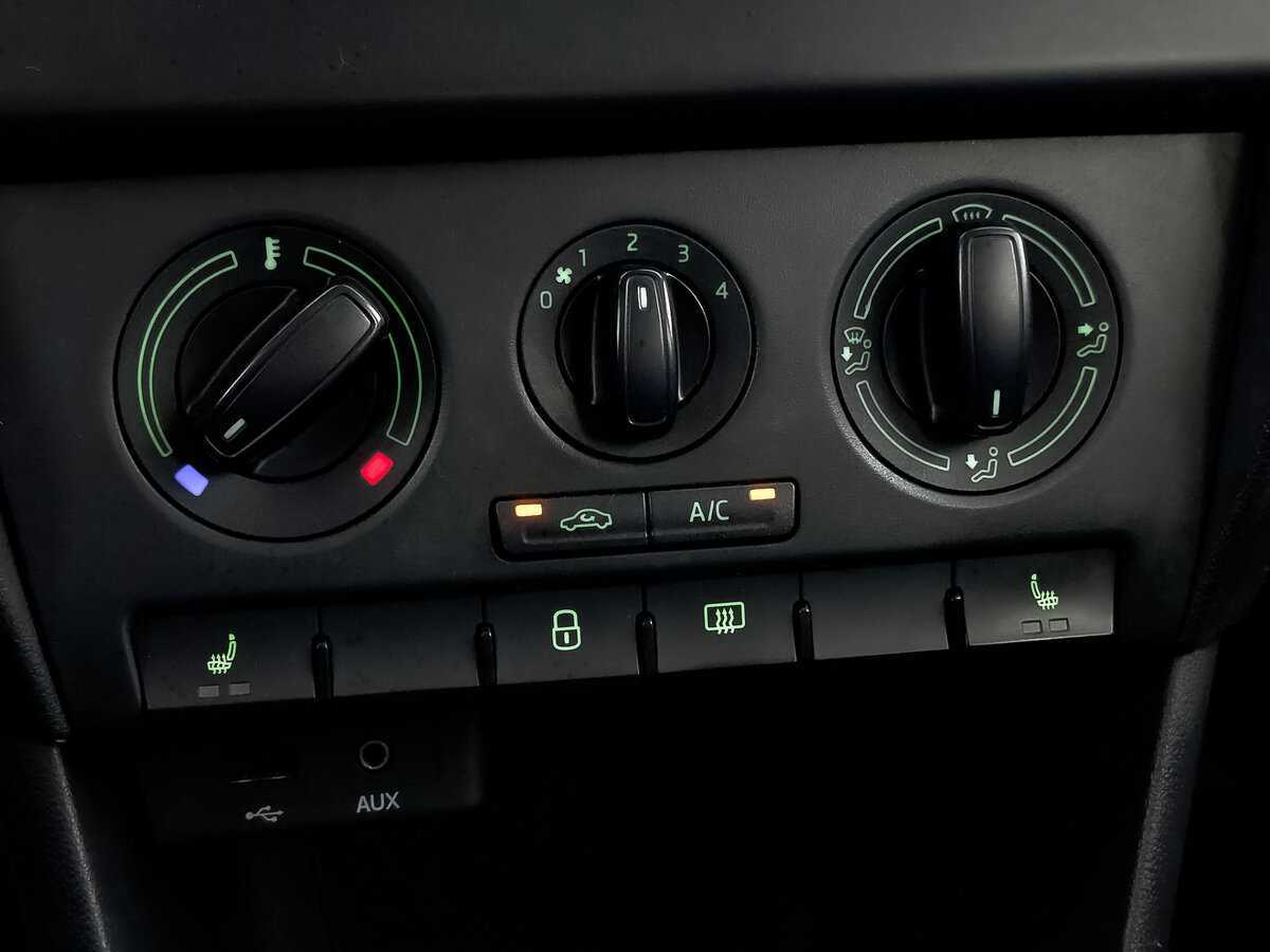 Skoda Rapid с пробегом — 2017 год. Фото: #20