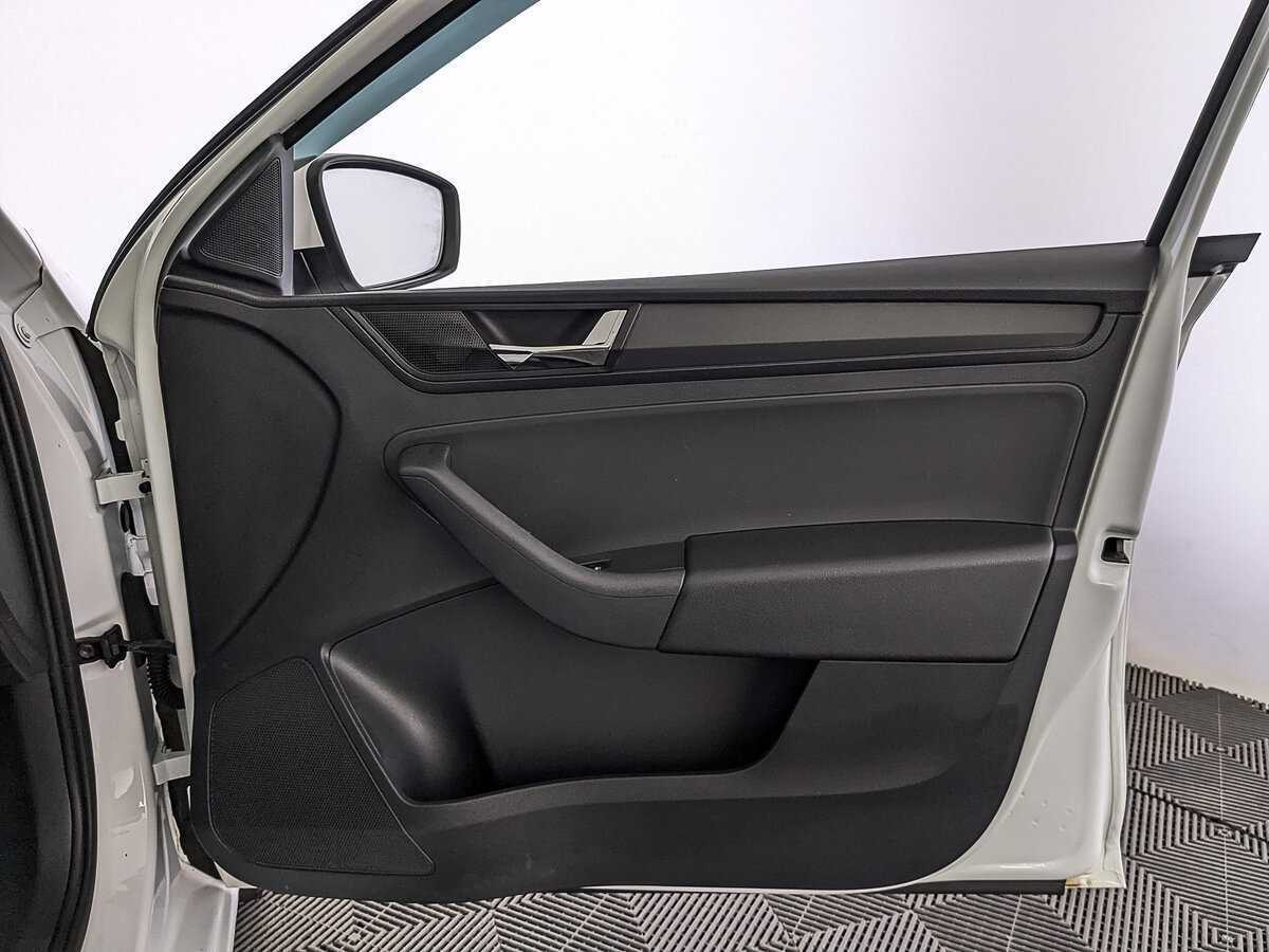 Skoda Rapid с пробегом — 2019 год. Фото: #24