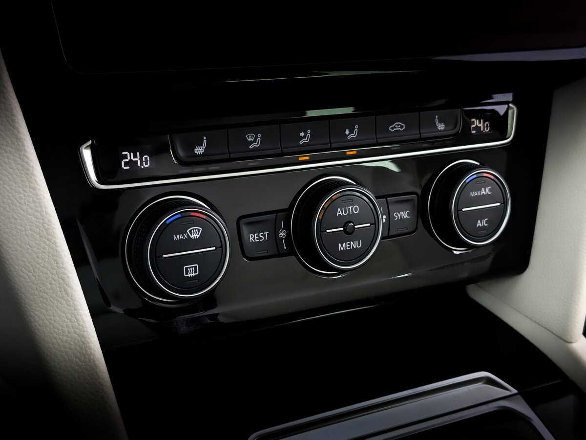 Volkswagen Passat с пробегом — 2017 год. Фото: #24