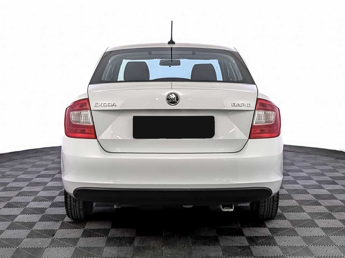 Skoda Rapid с пробегом — 2017 год. Фото: #5