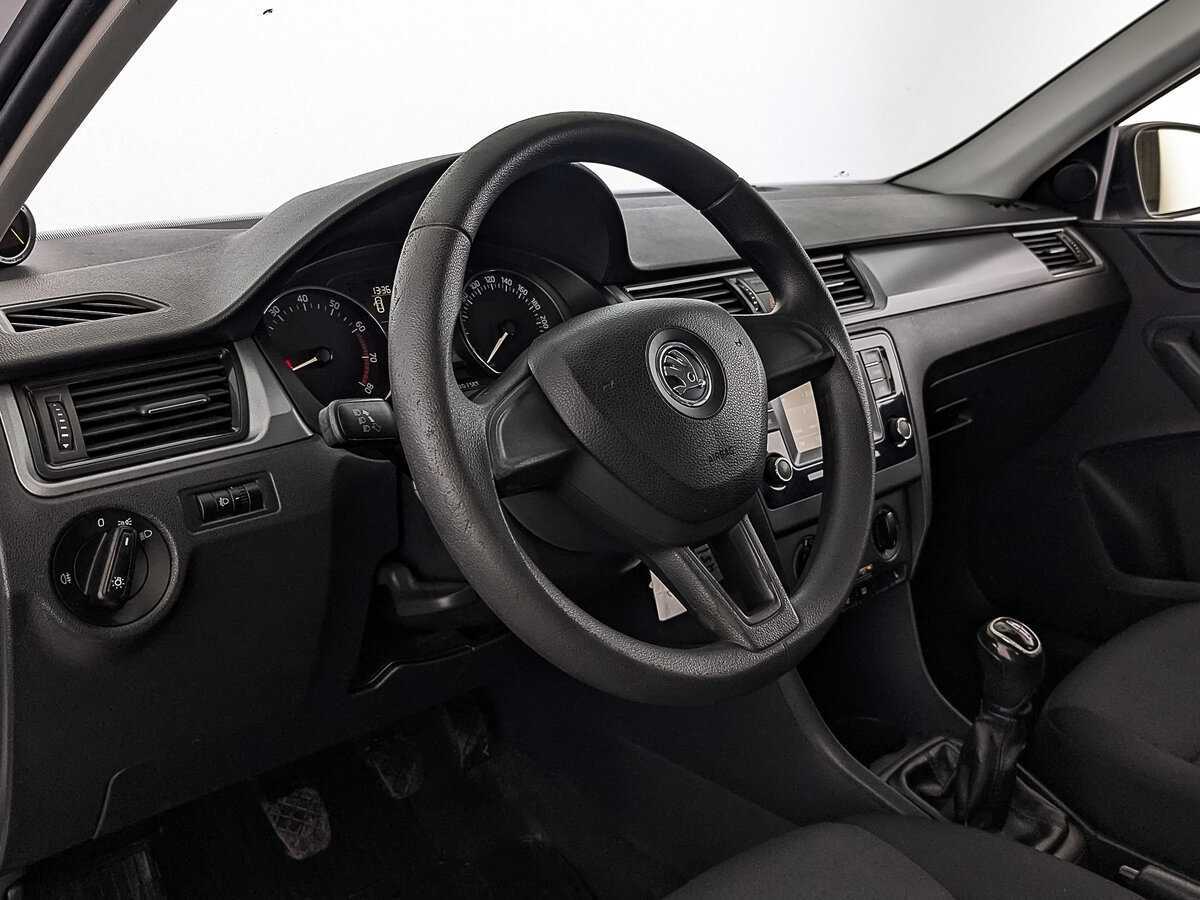 Skoda Rapid с пробегом — 2017 год. Фото: #13