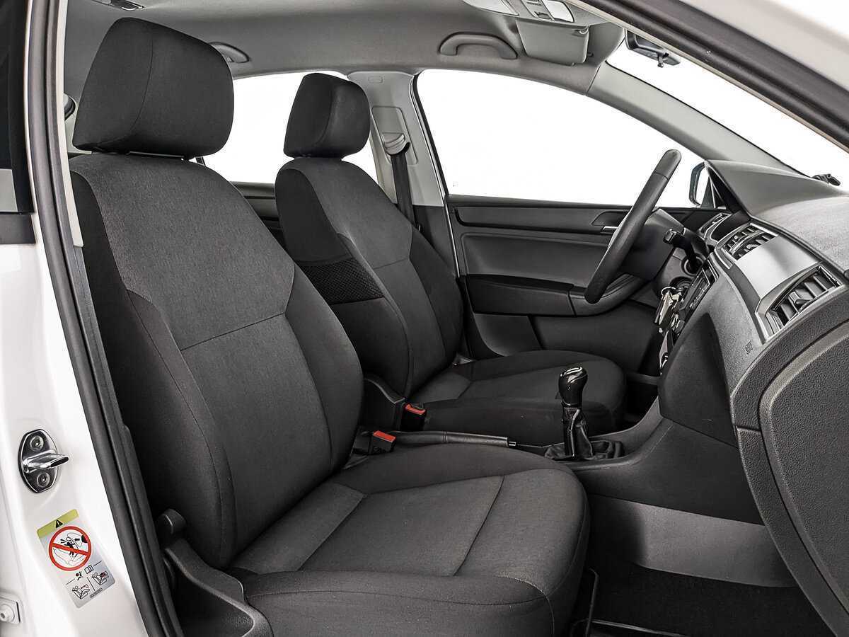 Skoda Rapid с пробегом — 2017 год. Фото: #22