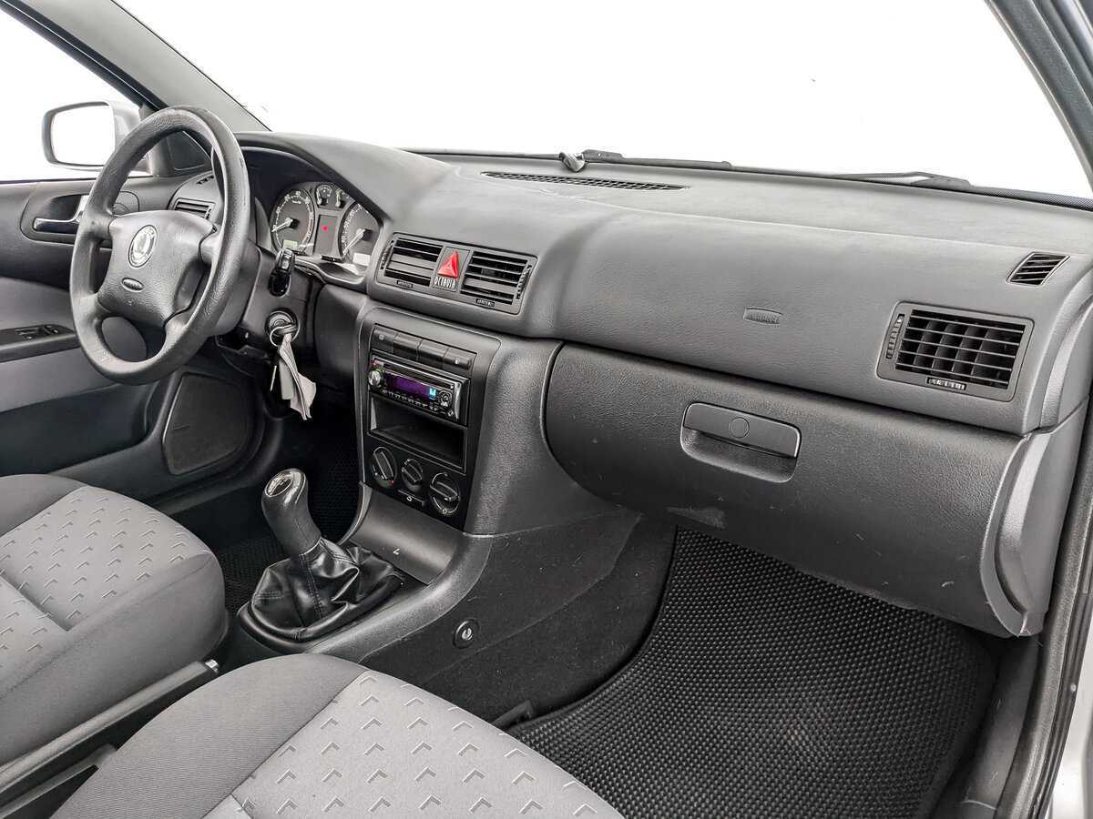 Skoda Octavia с пробегом — 2008 год. Фото: #10