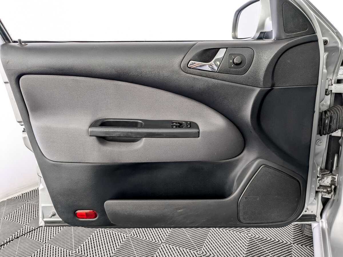 Skoda Octavia с пробегом — 2008 год. Фото: #18