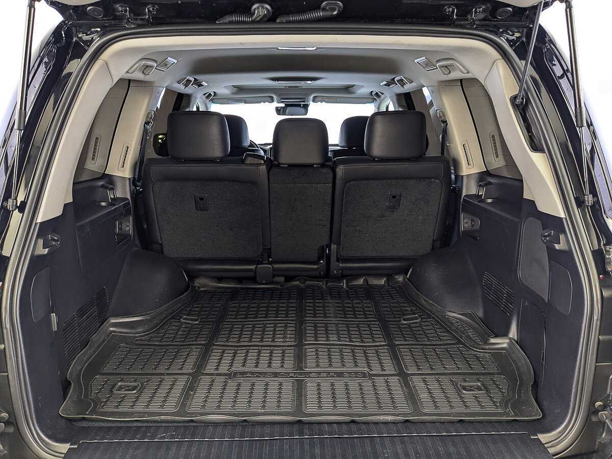 Toyota Land Cruiser с пробегом — 2016 год. Фото: #9