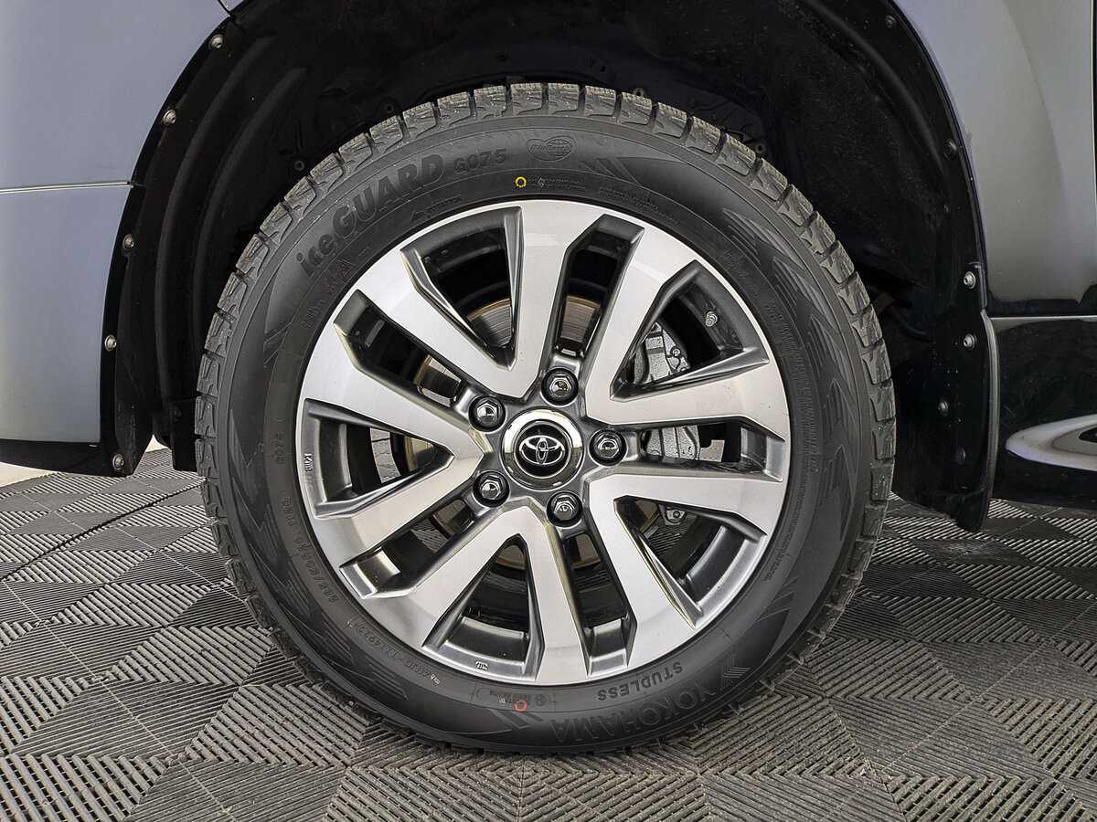 Toyota Land Cruiser с пробегом — 2016 год. Фото: #11