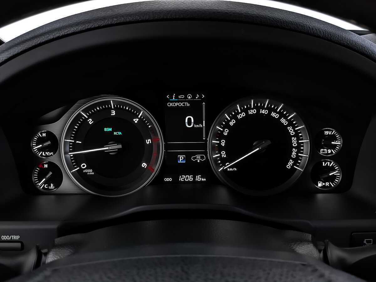 Toyota Land Cruiser с пробегом — 2016 год. Фото: #15