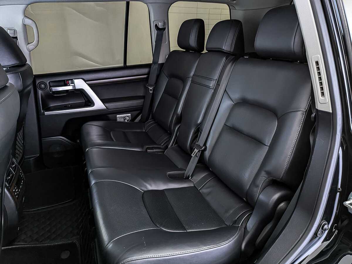 Toyota Land Cruiser с пробегом — 2016 год. Фото: #17