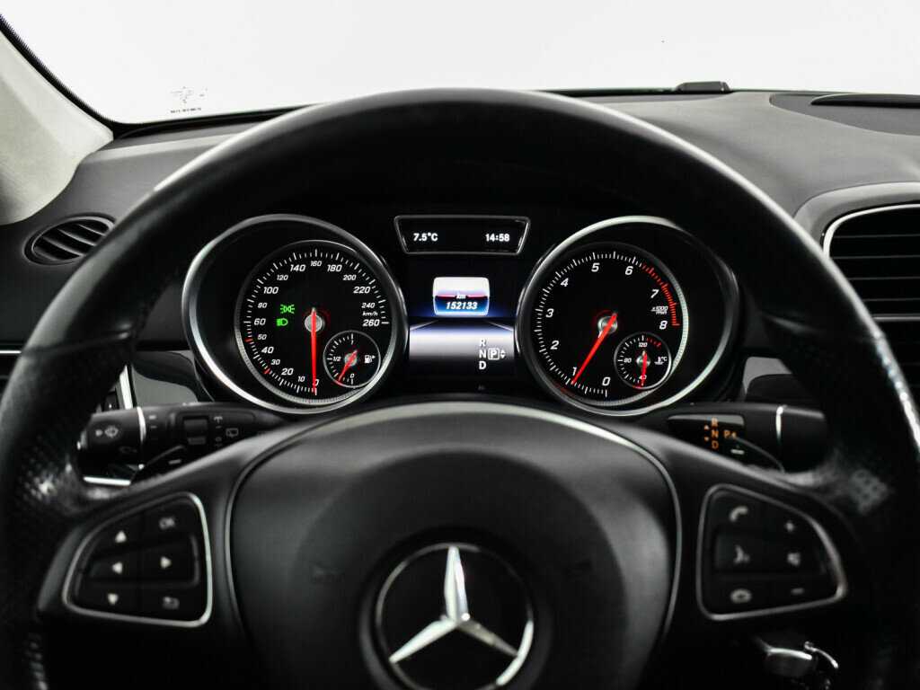 Mercedes-Benz GLE с пробегом — 2016 год. Фото: #10