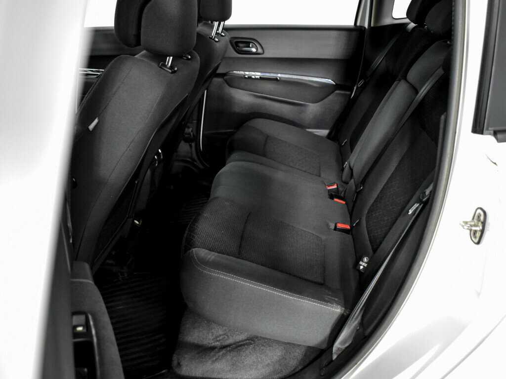 Peugeot 3008 с пробегом — 2014 год. Фото: #9