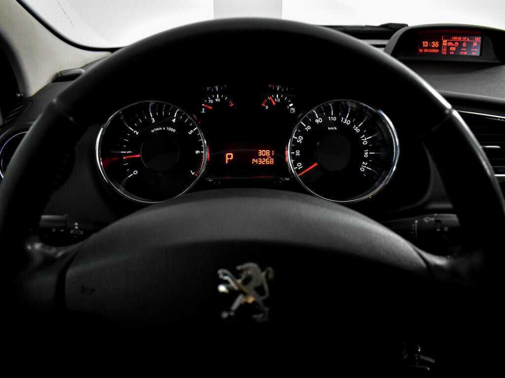 Peugeot 3008 с пробегом — 2014 год. Фото: #18