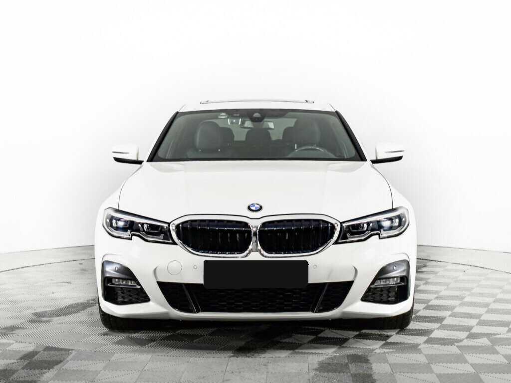 BMW 3 серии с пробегом — 2021 год. Фото: #1