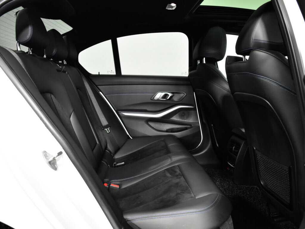 BMW 3 серии с пробегом — 2021 год. Фото: #9