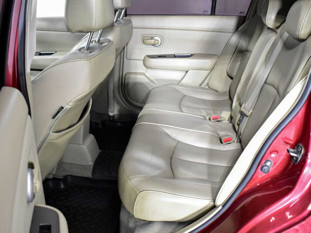 Nissan Tiida с пробегом — 2008 год. Фото: #9