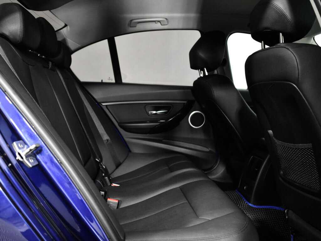 BMW 3 серии с пробегом — 2017 год. Фото: #9