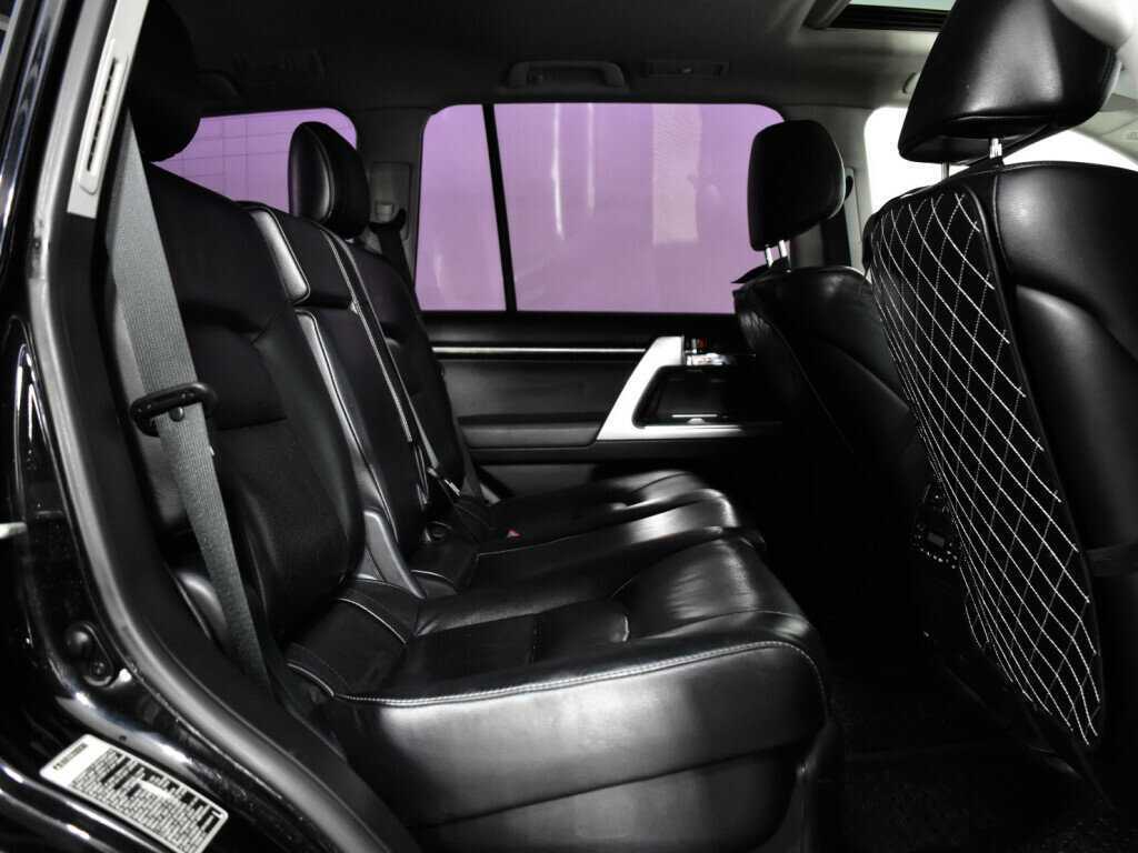 Toyota Land Cruiser с пробегом — 2013 год. Фото: #9