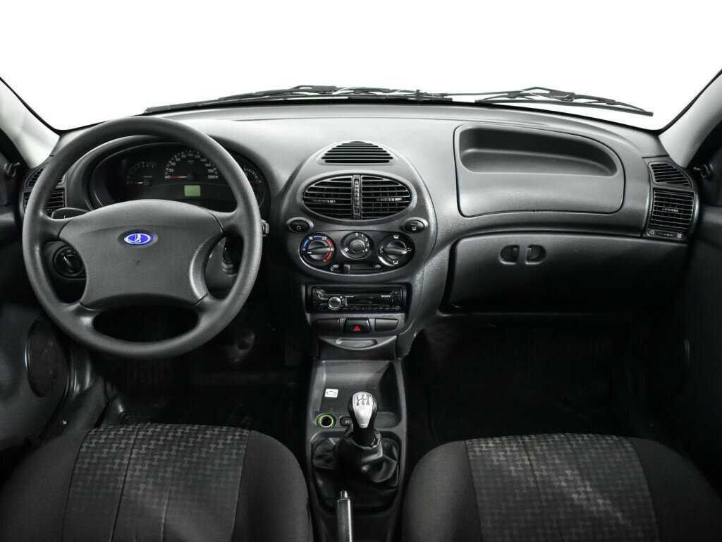 Lada (ВАЗ) Kalina с пробегом — 2013 год. Фото: #11