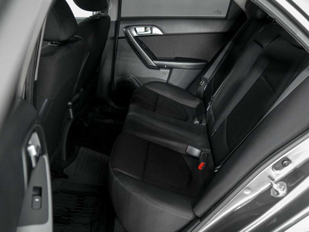 Kia Cerato с пробегом — 2010 год. Фото: #8