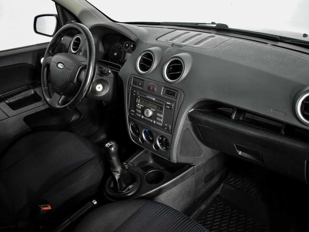 Ford Fusion с пробегом — 2007 год. Фото: #12