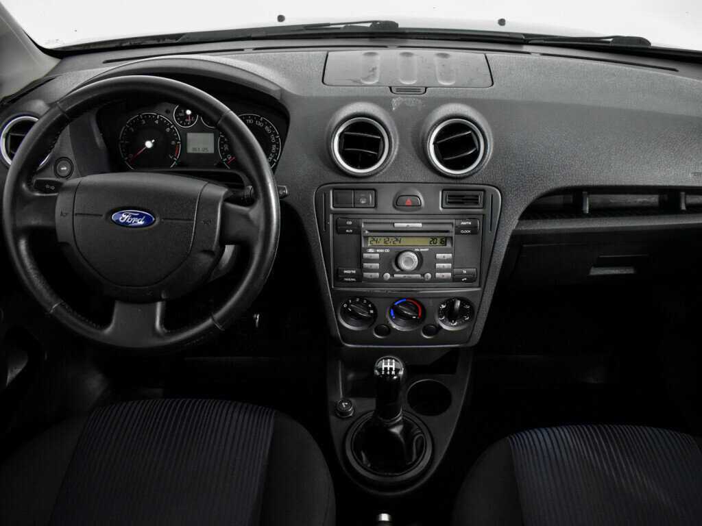 Ford Fusion с пробегом — 2007 год. Фото: #13