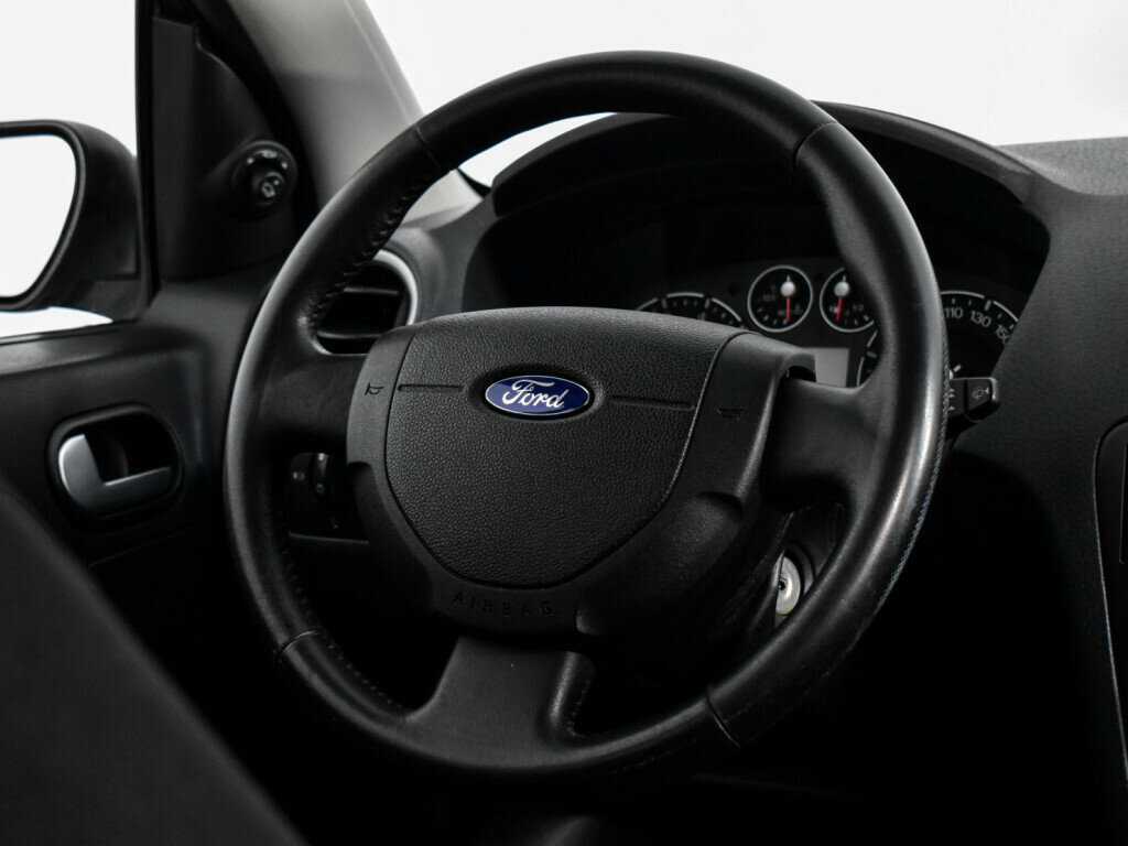 Ford Fusion с пробегом — 2007 год. Фото: #14