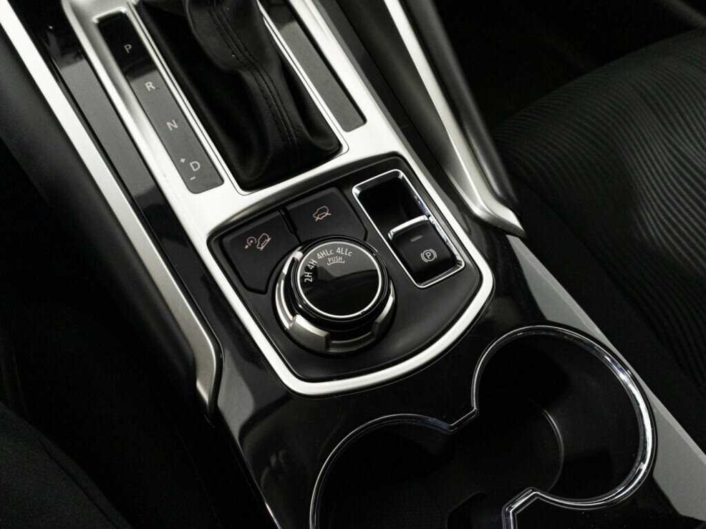 Mitsubishi Pajero Sport с пробегом — 2019 год. Фото: #12