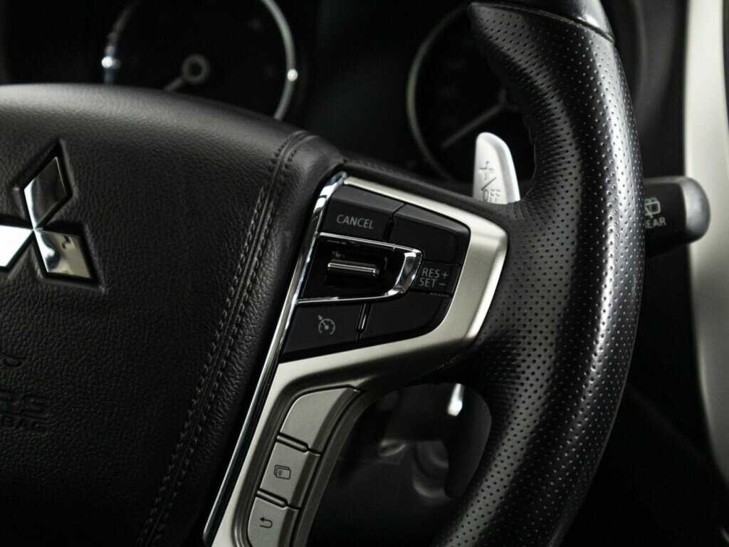 Mitsubishi Pajero Sport с пробегом — 2019 год. Фото: #14