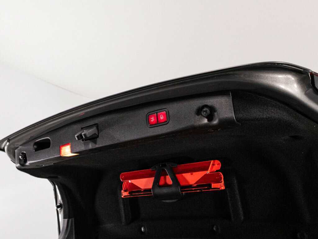 Mercedes-Benz E-Класс AMG с пробегом — 2014 год. Фото: #15