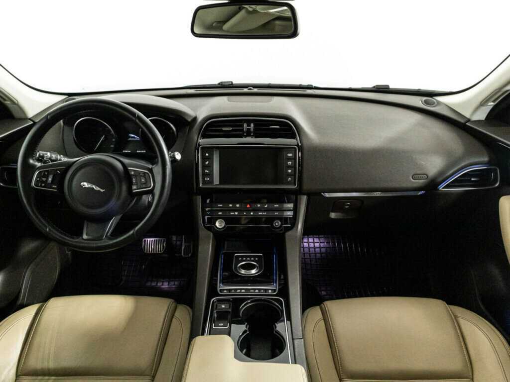 Jaguar F-Pace с пробегом — 2017 год. Фото: #11