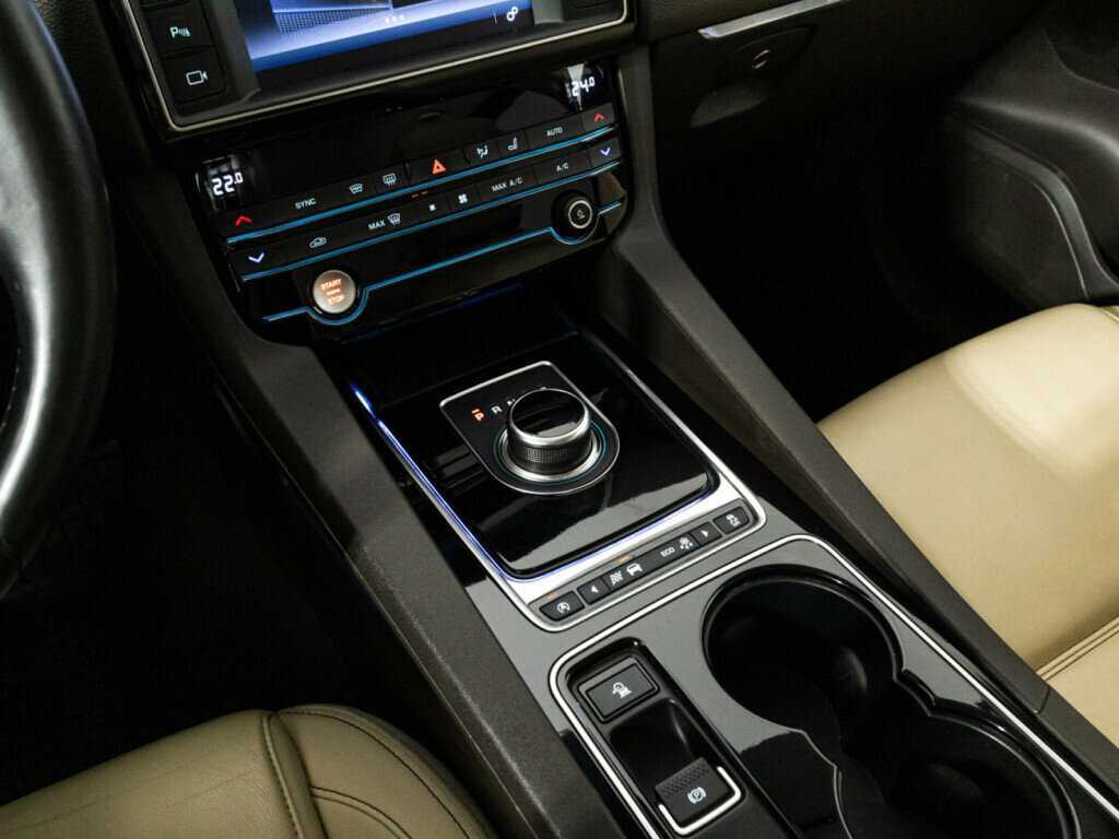 Jaguar F-Pace с пробегом — 2017 год. Фото: #14