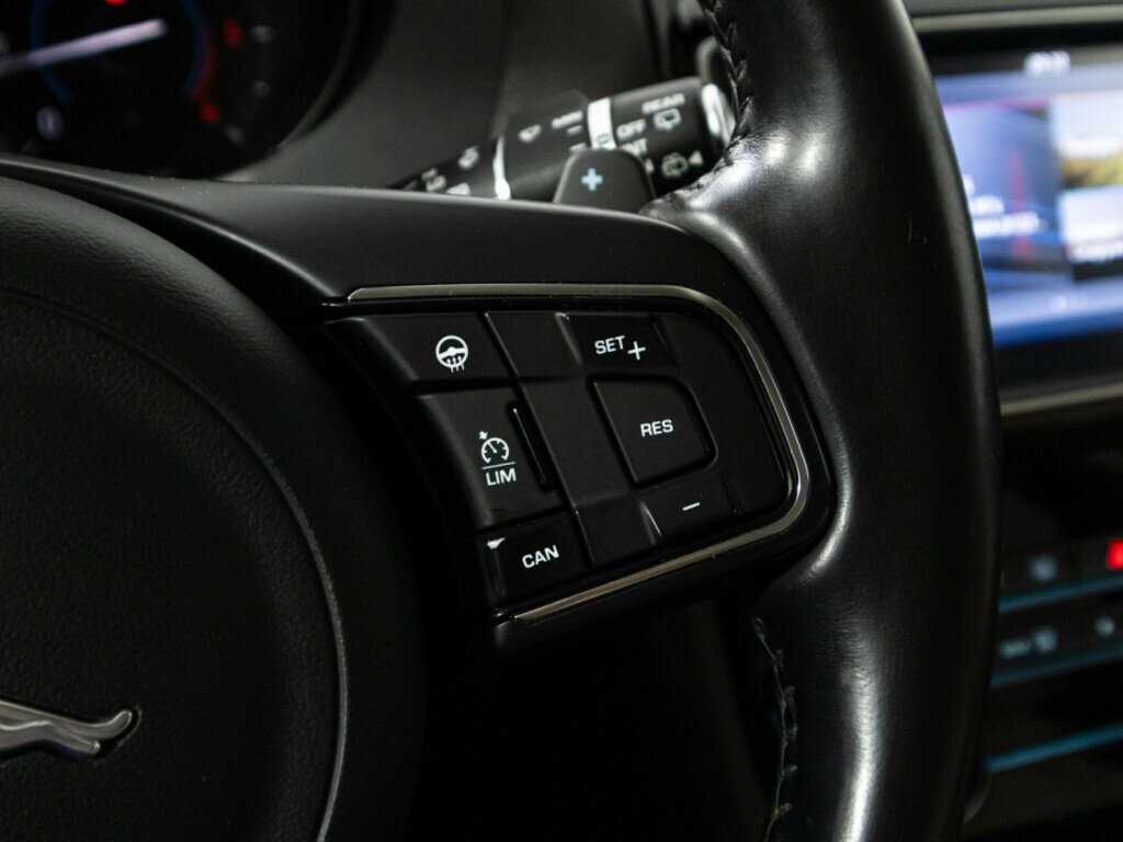 Jaguar F-Pace с пробегом — 2017 год. Фото: #18