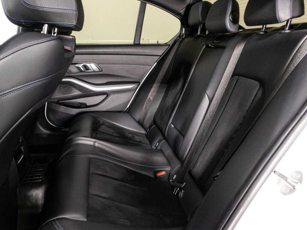 BMW 3 серии с пробегом — 2019 год. Фото: #9