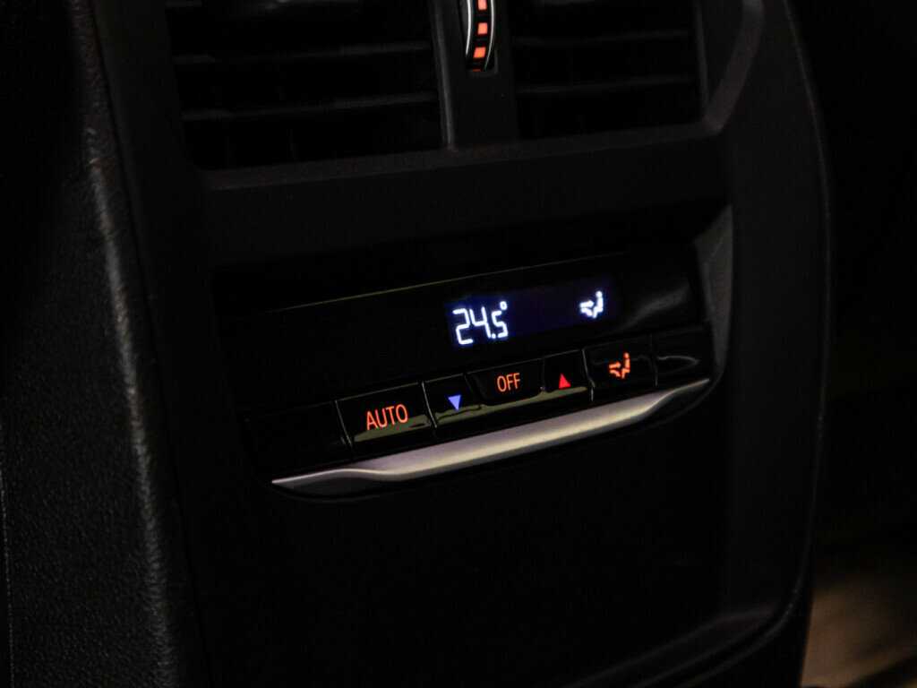 BMW 3 серии с пробегом — 2019 год. Фото: #17